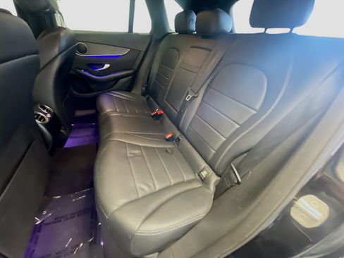 Used 2020 Mercedes-Benz GLC 300 w/ Premium Package image 14