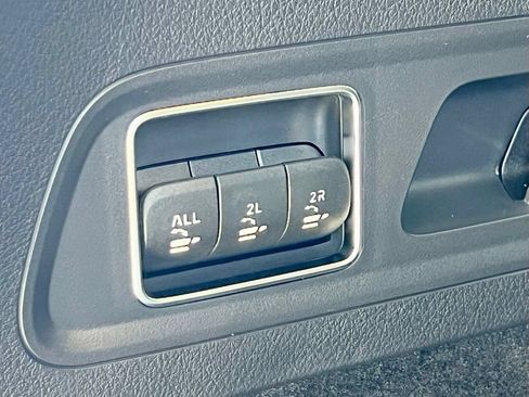 Certified 2026 Mercedes-Benz GLS 450 4MATIC image 35