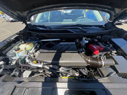 Used 2025 Nissan Rogue SV FWD image 34