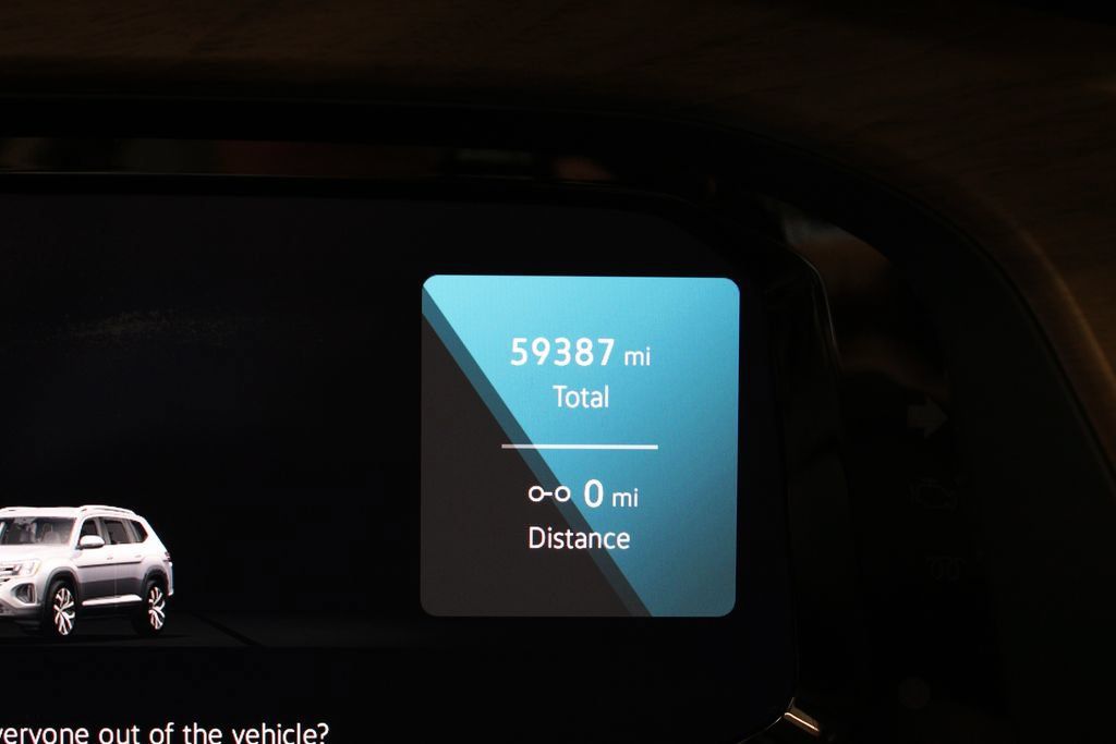 Used 2024 Volkswagen Atlas SE AWD/4WD image 24