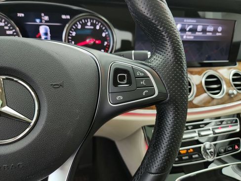 Used 2017 Mercedes-Benz E 300 4MATIC image 24