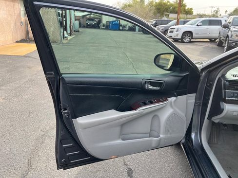 Used 2014 Toyota Camry XLE image 12