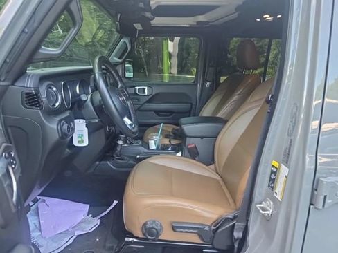 Used 2023 Jeep Wrangler Unlimited Sahara w/ Cold Weather Group AWD/4WD image 5