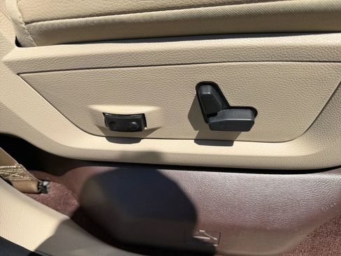 Used 2018 RAM 1500 Laramie w/ Convenience Group AWD/4WD image 36