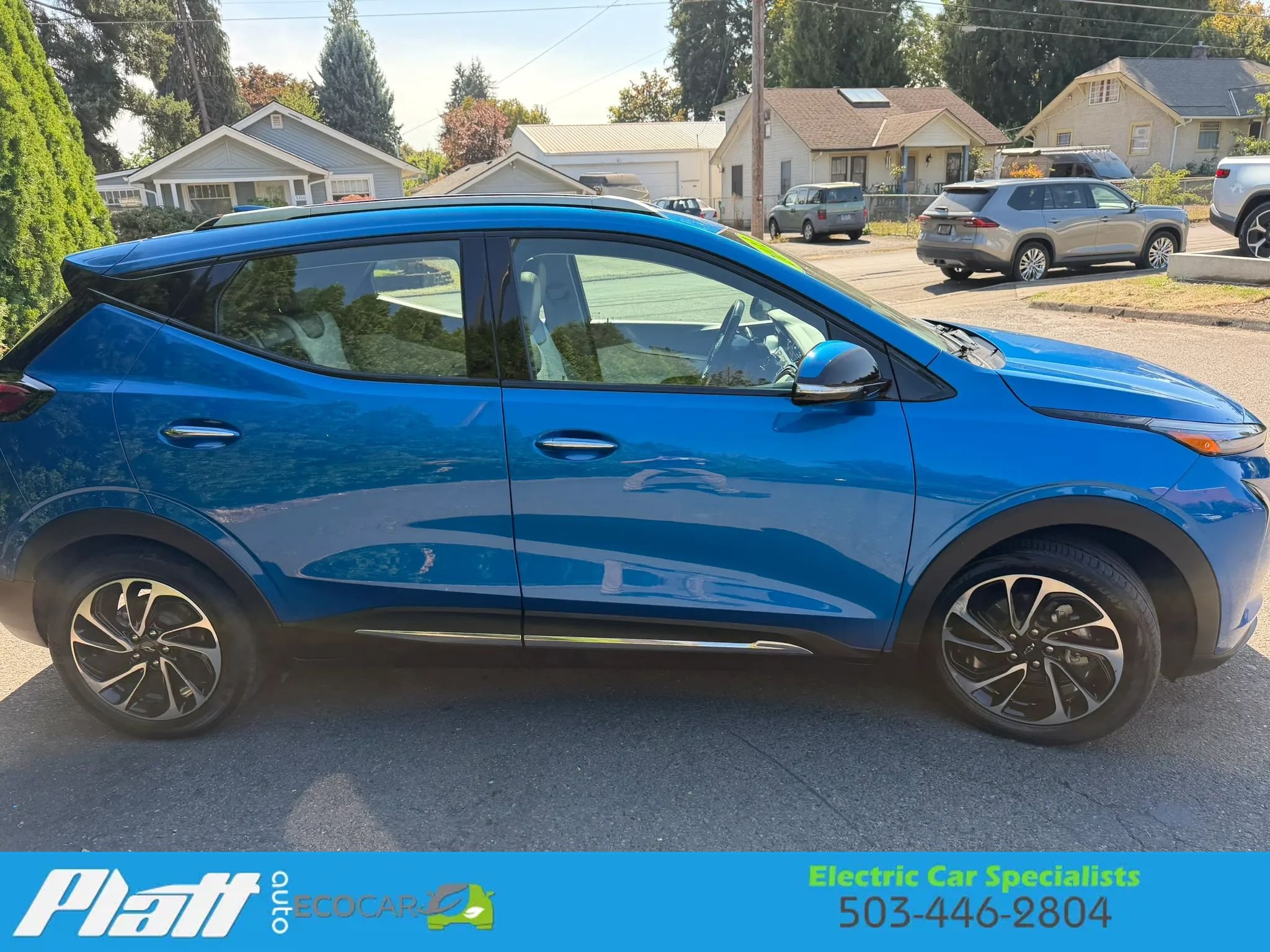 Used 2022 Chevrolet Bolt EUV Premier w/ Sun & Sound Package FWD image 11