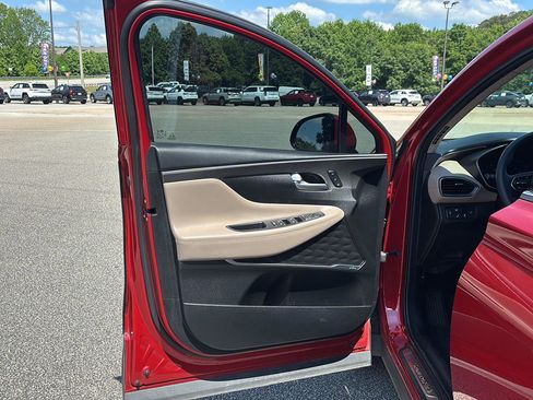 Used 2019 Hyundai Santa Fe FWD w/ Cargo Package image 8