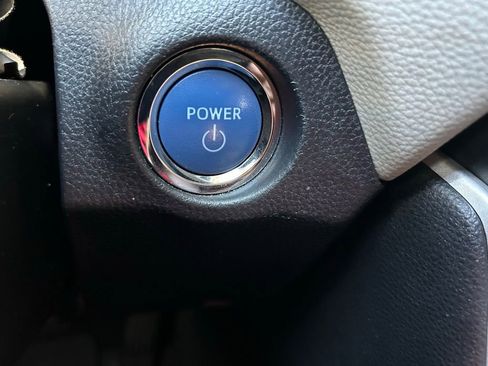 Used 2021 Toyota RAV4 XLE AWD/4WD image 27