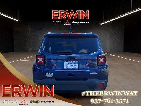 Used 2018 Jeep Renegade Latitude AWD/4WD image 6