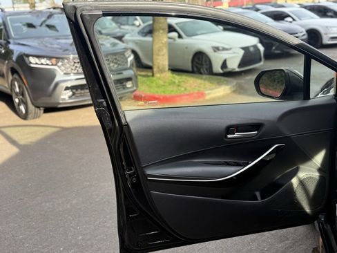 Used 2019 Toyota Corolla XSE image 21