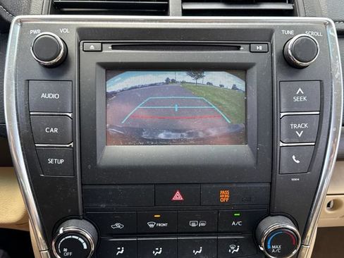 Used 2016 Toyota Camry LE FWD image 25