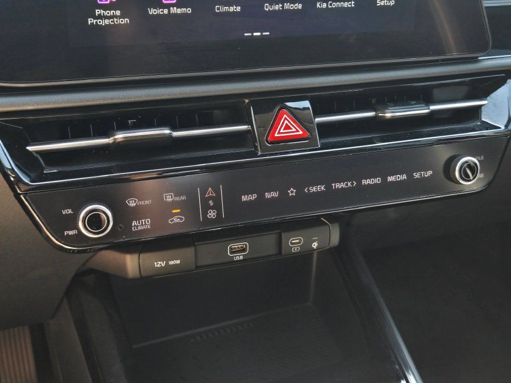 Certified 2024 Kia Niro Wind w/ Wind Preserve Package FWD image 28
