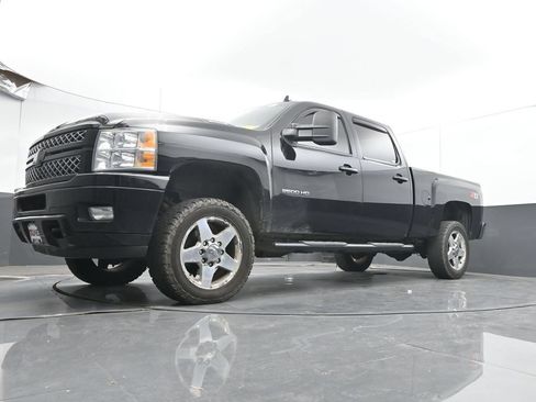 Used 2014 Chevrolet Silverado 2500 LTZ w/ LTZ Plus Package AWD/4WD image 40