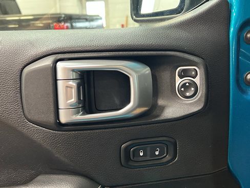 Used 2020 Jeep Wrangler Unlimited Sahara w/ LED Lighting Group image 12