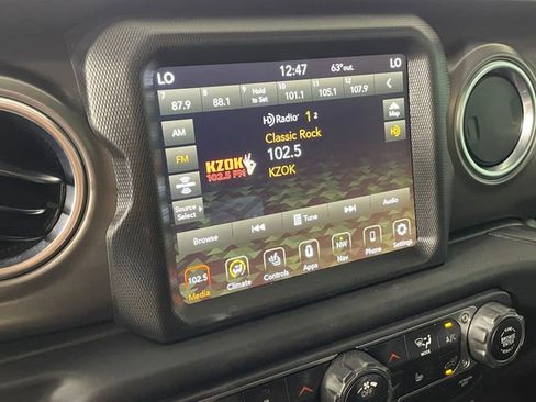 Used 2022 Jeep Wrangler Unlimited Rubicon 4xe w/ Cold Weather Group AWD/4WD image 7