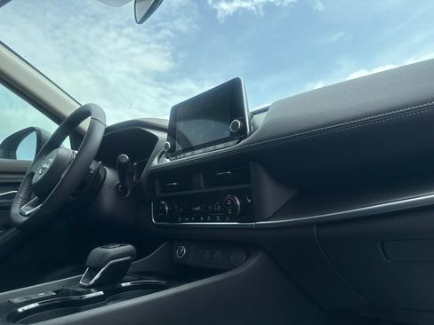 Certified 2023 Nissan Rogue SV w/ SV Premium B Package FWD image 25