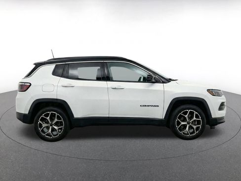 Used 2025 Jeep Compass Limited AWD/4WD image 10