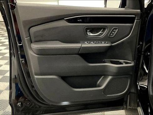 Used 2025 Honda Pilot Touring image 22