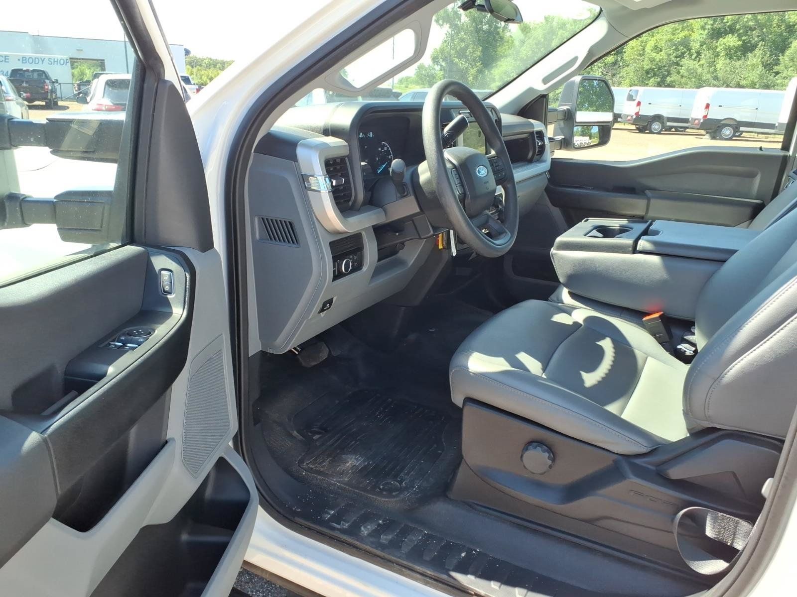 Used 2024 Ford F250 XL RWD image 10