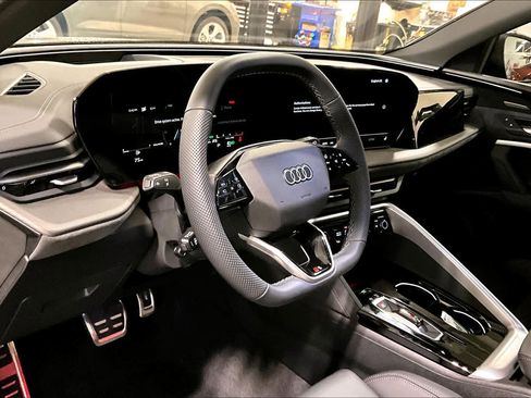 New 2025 Audi SQ5 Premium Plus image 8