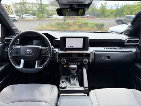Certified 2025 Toyota Tacoma SR5 AWD/4WD image 23