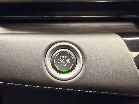 Used 2022 Cadillac Escalade Sport Platinum image 16