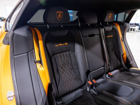 Used 2024 Lamborghini Urus S AWD/4WD image 35