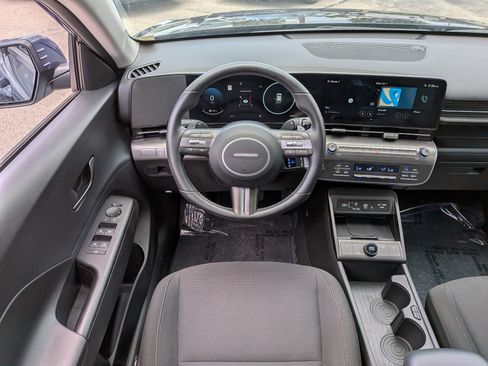 Used 2025 Hyundai Kona SEL FWD image 17