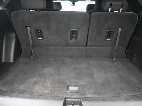 Used 2023 Chevrolet Traverse LT image 24