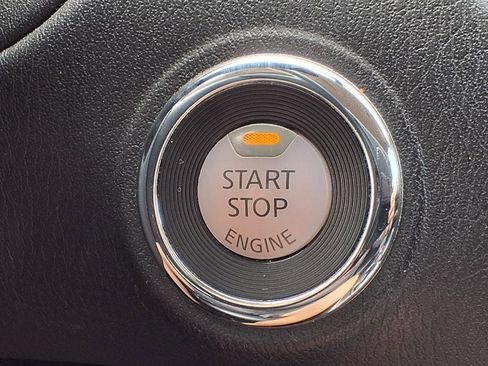 Used 2018 Nissan Pathfinder SL FWD image 14
