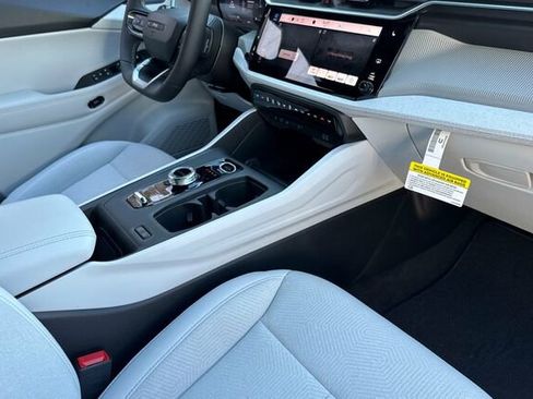 New 2026 Jeep Cherokee Laredo image 13