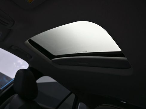New 2026 Chevrolet Trax LT w/ Sunroof Package FWD image 18