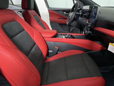 New 2025 Chevrolet Blazer EV RS image 28