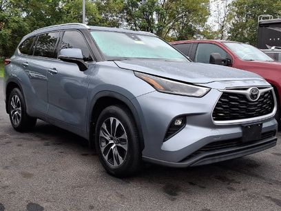 Used 2021 Toyota Highlander XLE