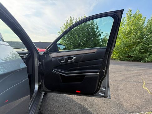 Used 2015 Mercedes-Benz E 350 4MATIC Sedan image 16