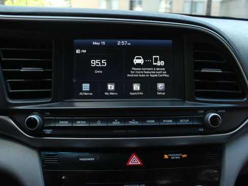 Used 2020 Hyundai Elantra SEL FWD image 28
