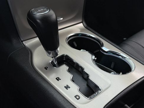 Used 2012 Jeep Grand Cherokee Laredo AWD/4WD image 28