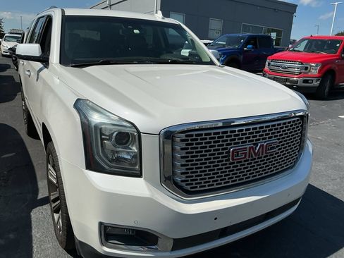Used 2017 GMC Yukon Denali w/ Open Road Package AWD/4WD image 9