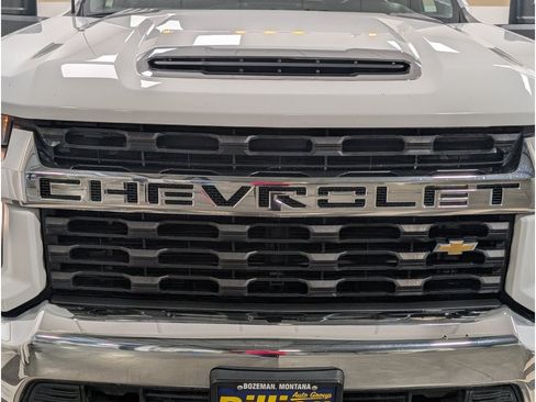 Used 2021 Chevrolet Silverado 2500 LT AWD/4WD image 4