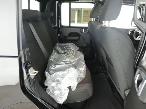 Used 2023 Jeep Gladiator Rubicon w/ Trailer Tow Package image 14