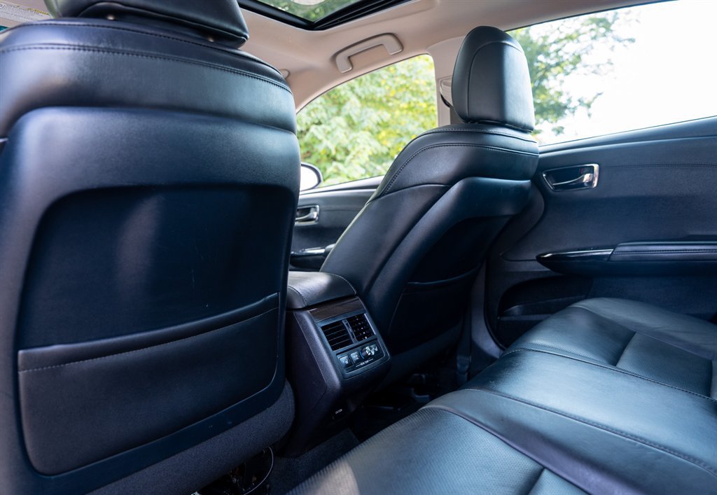 Used 2016 Toyota Avalon Limited w/ Toyota Safety Sense Package FWD image 30