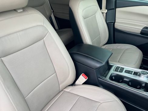 Used 2020 Ford Explorer Limited RWD image 33
