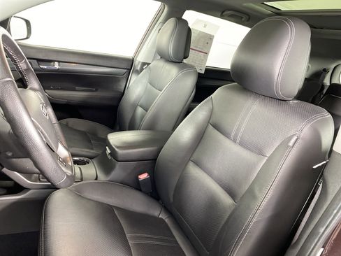 Used 2011 Kia Sorento SX image 17