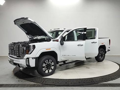 New 2026 GMC Sierra 2500 Denali w/ Denali Reserve Package AWD/4WD image 11