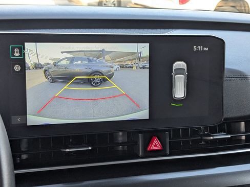 Used 2025 Kia Carnival image 23