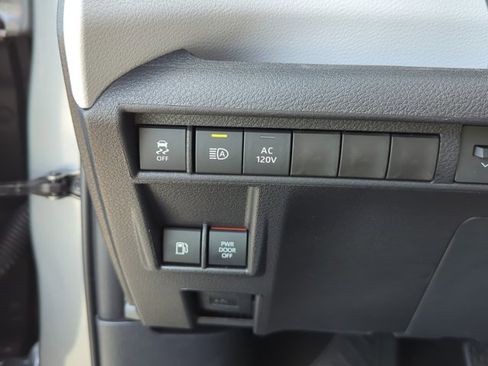 Used 2026 Toyota Sienna XLE image 12