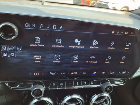 Used 2024 Chevrolet Blazer EV LT AWD/4WD image 4