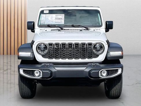 New 2026 Jeep Gladiator Sport AWD/4WD image 3