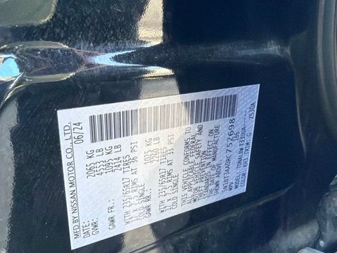 Used 2024 Nissan Rogue S FWD image 11