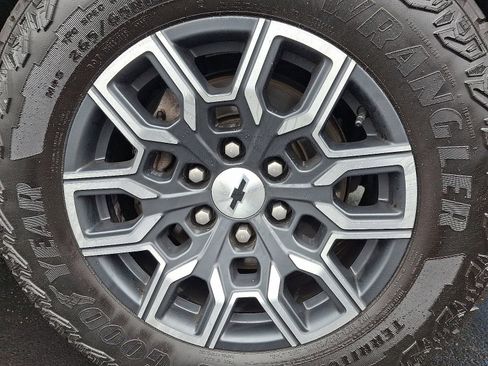 Used 2023 Chevrolet Colorado Z71 w/ Advanced Trailering Package image 7