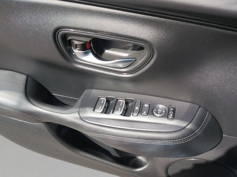 Certified 2024 Honda HR-V EX-L image 17